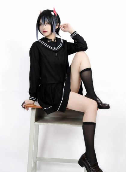 欧美霸气女生头像抽烟_4K电影在线观看