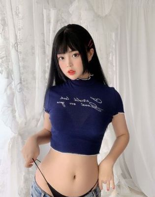 欧美秋冬大衣配运动鞋_免费观看完整版下载