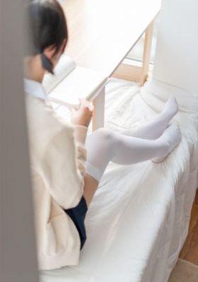 www成人色情美女露双乳球_BD韩语在线观看完整版